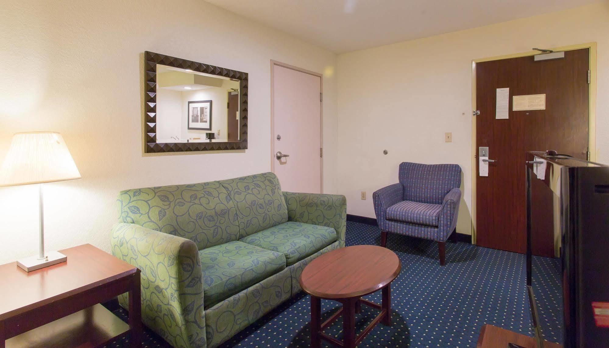 Studios And Suites 4 Less - Gum Road Chesapeake Exteriér fotografie